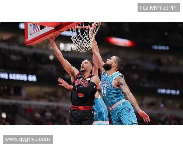 小南斯篮下强势进攻旱地拔葱单臂暴扣展现霸主风范 小南斯篮下强势进攻旱地拔葱单臂暴扣展现霸主风范